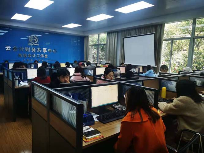 会计学院与浙江衡信教育科技公司共建的衡信会计工作室于2019年正式